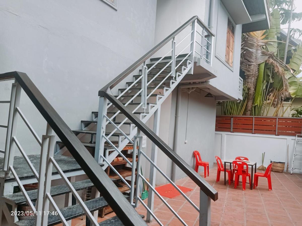 Aurora Backpackers Hostel Luang Prabang Luaran gambar