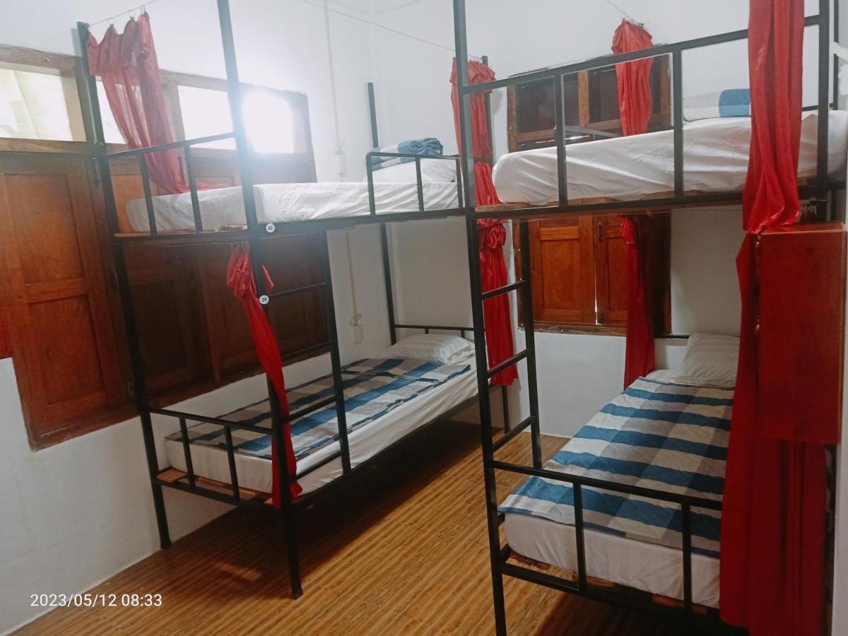 Aurora Backpackers Hostel Luang Prabang Luaran gambar