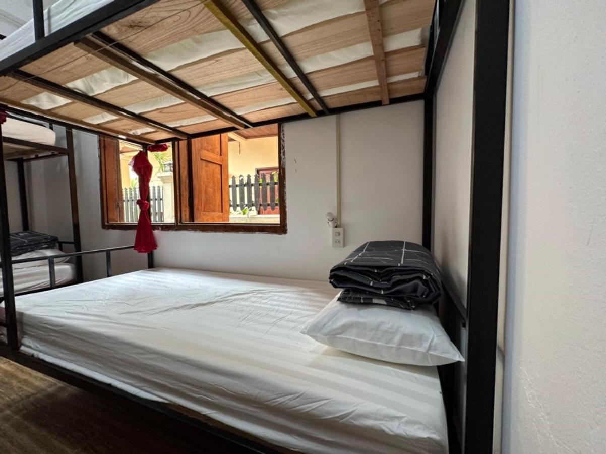 Aurora Backpackers Hostel Luang Prabang Luaran gambar