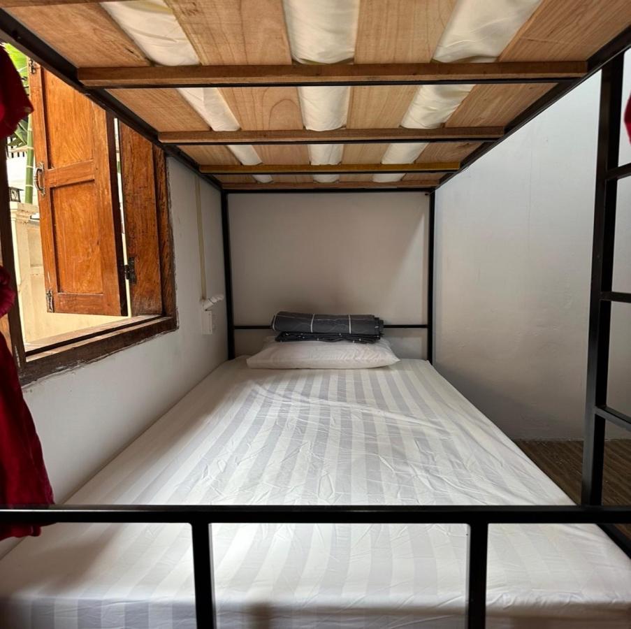 Aurora Backpackers Hostel Luang Prabang Luaran gambar