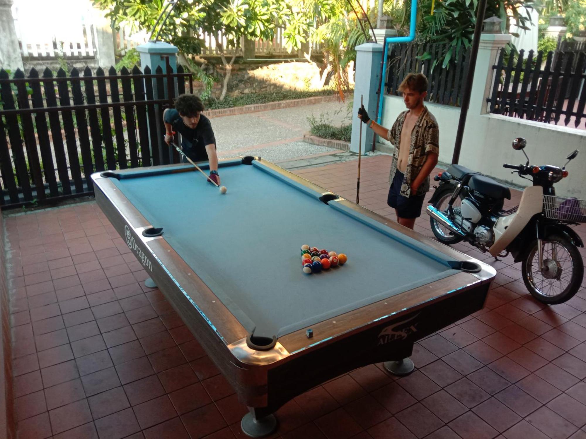 Aurora Backpackers Hostel Luang Prabang Luaran gambar