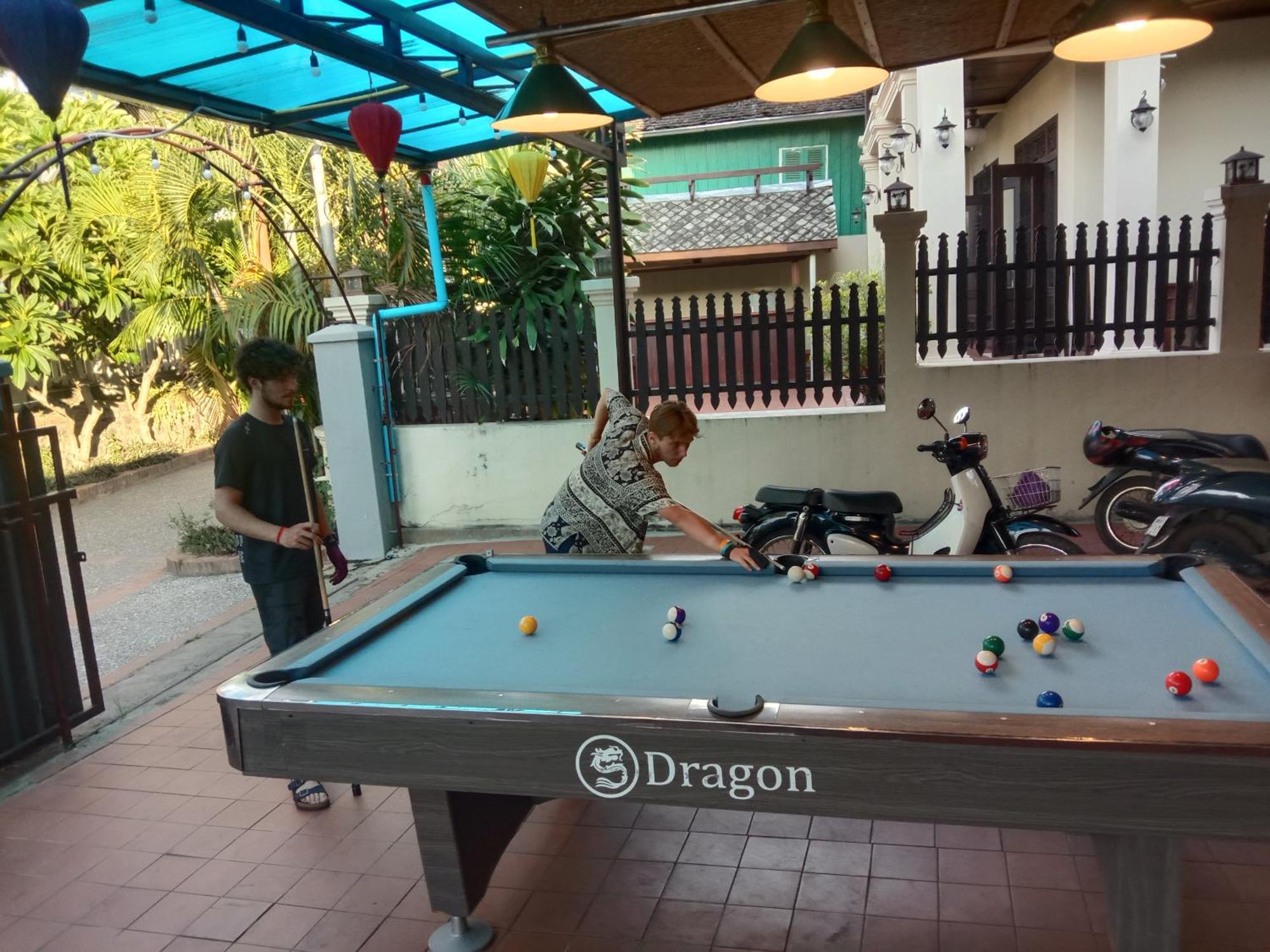 Aurora Backpackers Hostel Luang Prabang Luaran gambar