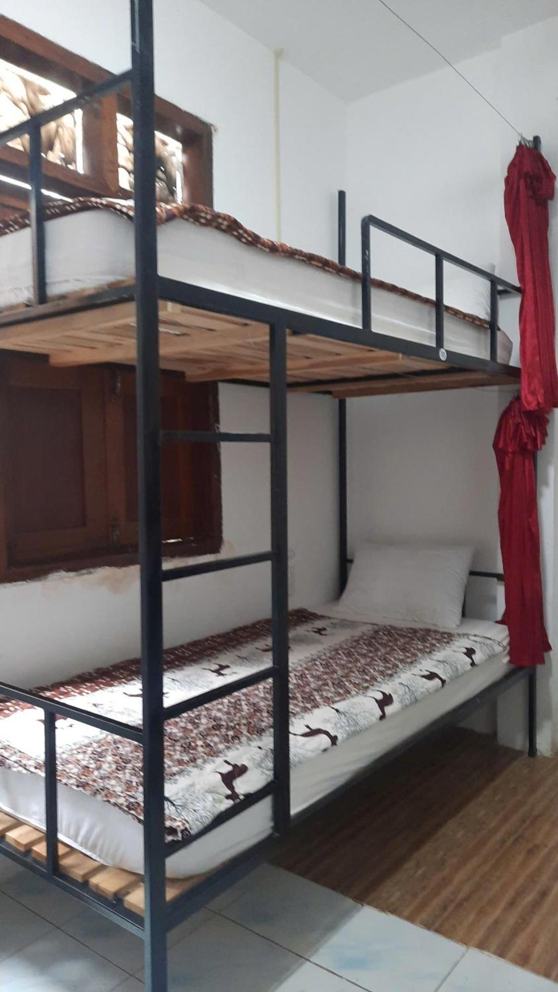 Aurora Backpackers Hostel Luang Prabang Luaran gambar