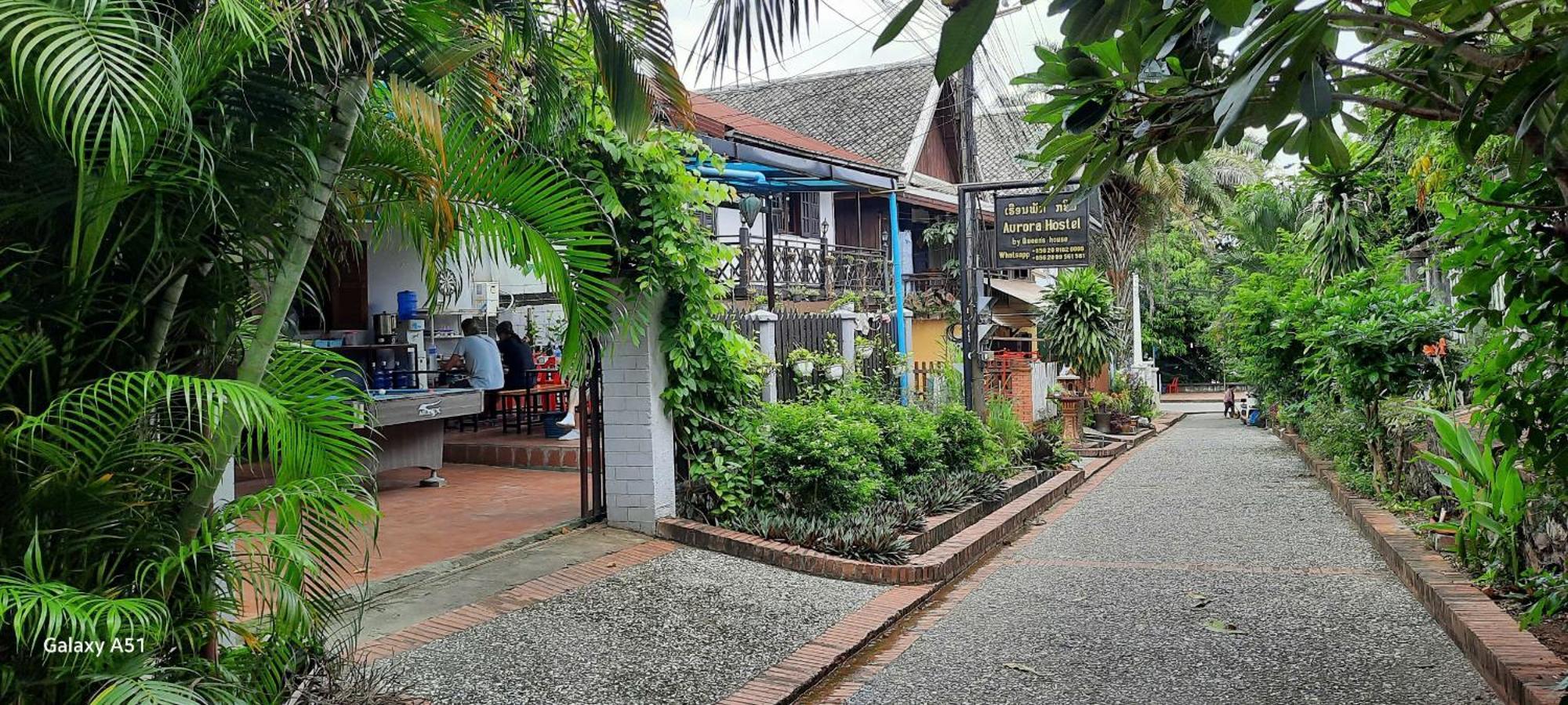 Aurora Backpackers Hostel Luang Prabang Luaran gambar
