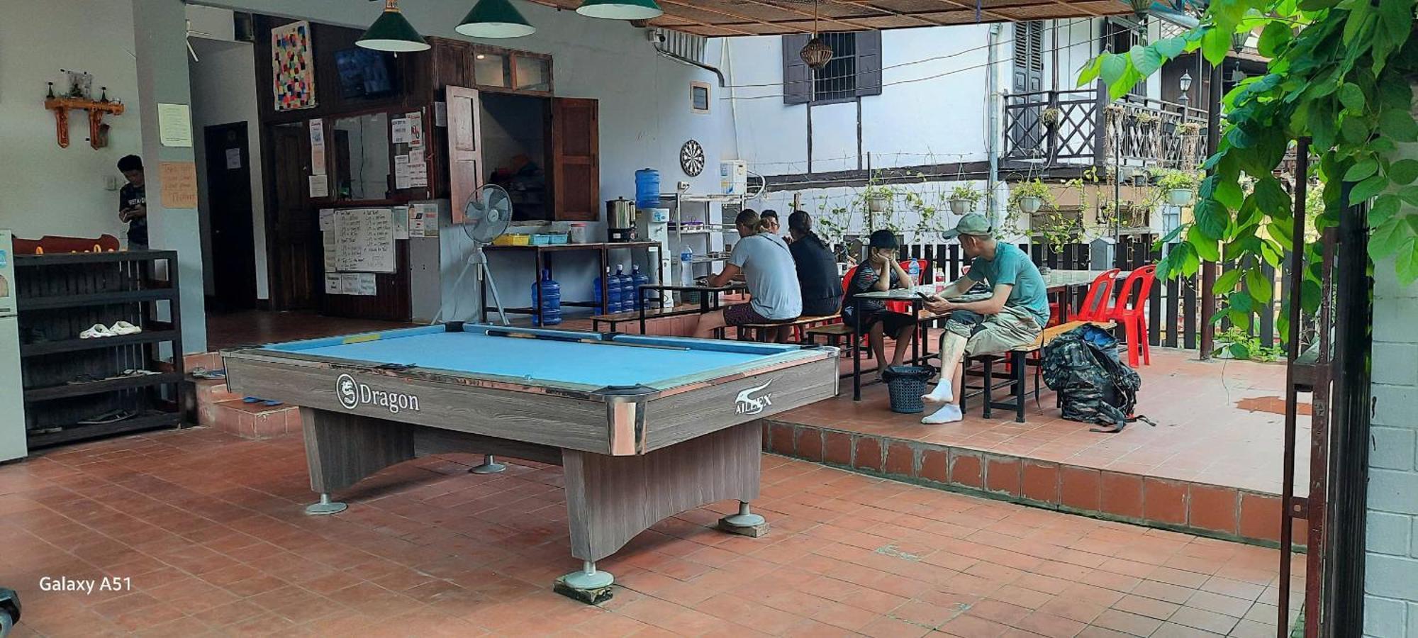 Aurora Backpackers Hostel Luang Prabang Luaran gambar