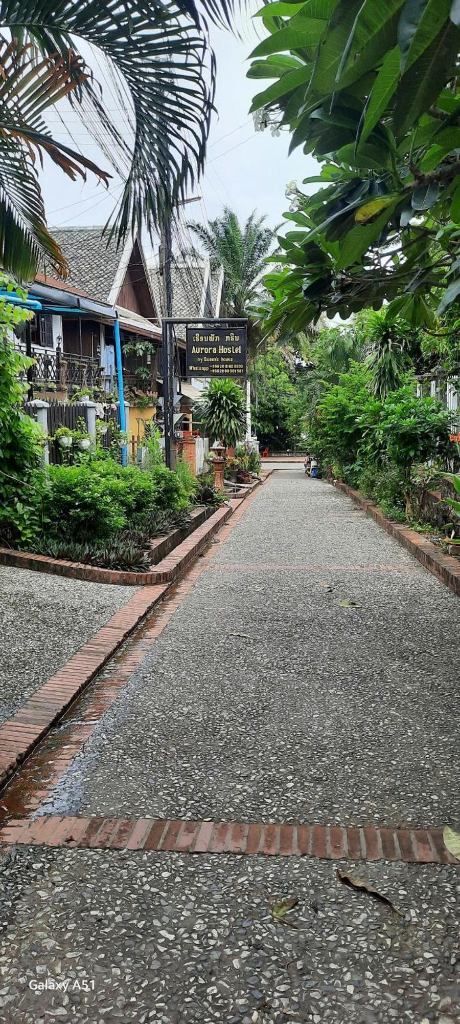 Aurora Backpackers Hostel Luang Prabang Luaran gambar