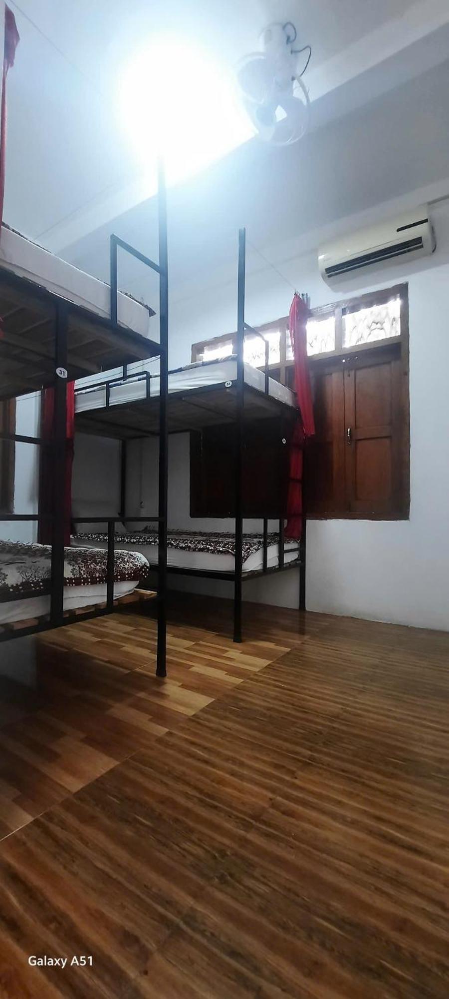Aurora Backpackers Hostel Luang Prabang Luaran gambar