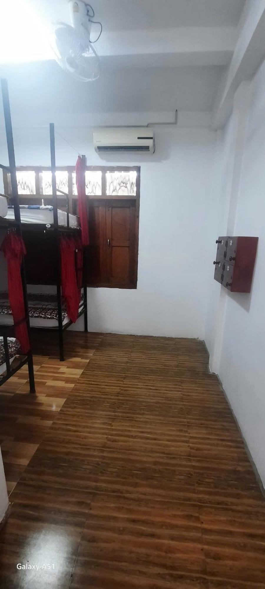 Aurora Backpackers Hostel Luang Prabang Luaran gambar