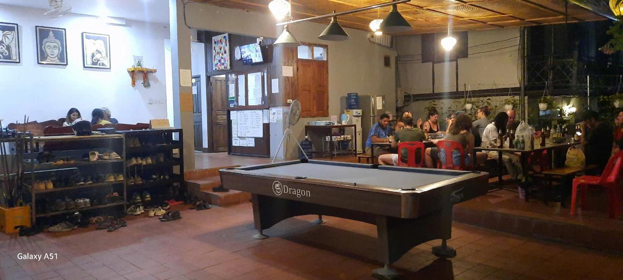 Aurora Backpackers Hostel Luang Prabang Luaran gambar